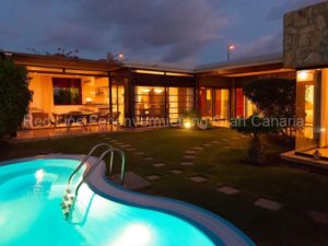 Luxus Ferienhaus Tauro Golf mit Privatpool, Klimaanlage und Internet